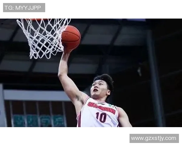 南京篮球队在选拔赛中以98分稳居积分榜首位展现强劲实力